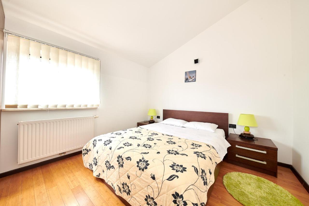 Ribarska Koliba - Stella Adria Villa Pula Extérieur photo