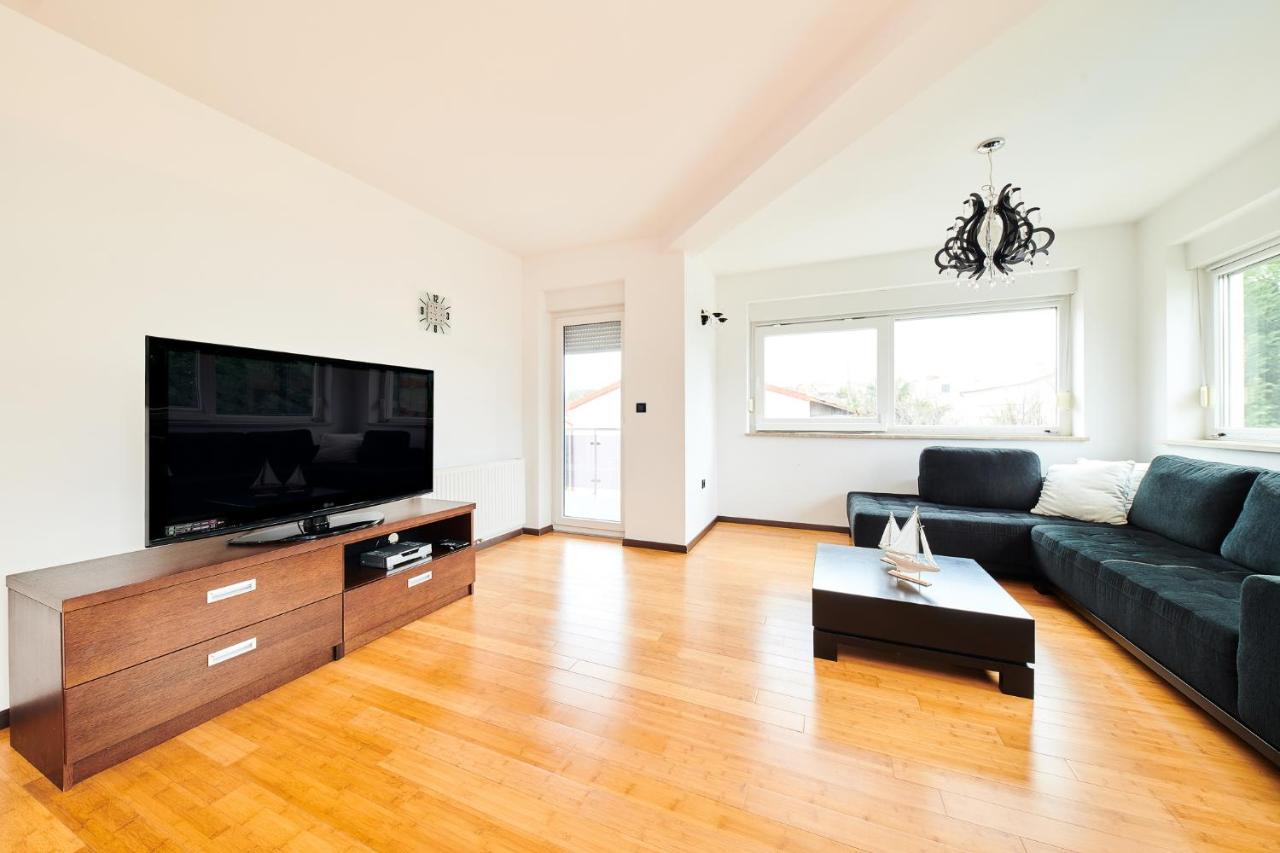 Ribarska Koliba - Stella Adria Villa Pula Extérieur photo
