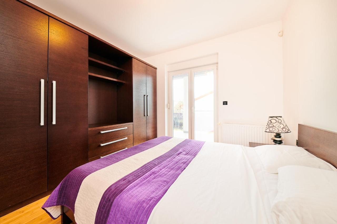 Ribarska Koliba - Stella Adria Villa Pula Extérieur photo
